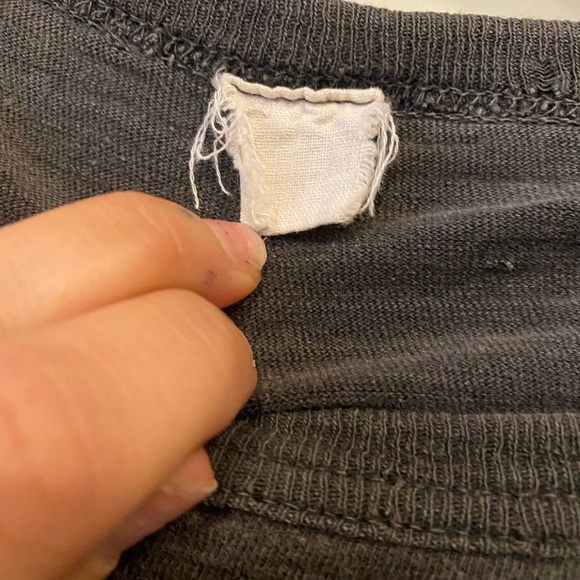 RARE Authentic Vintage super thin Pink Floyd 70’s band photo t shirt distressed - Picture 6 of 6